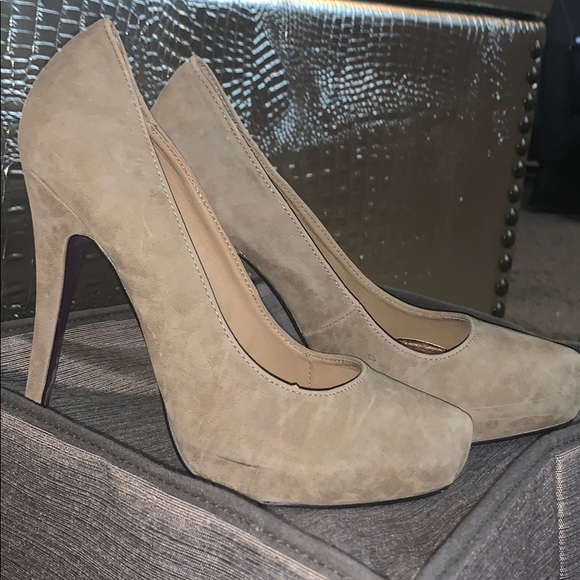 Pumps - Picture 2 of 3